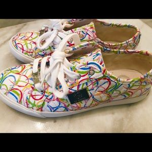 Guess Lace-Up Quilted Sneaker